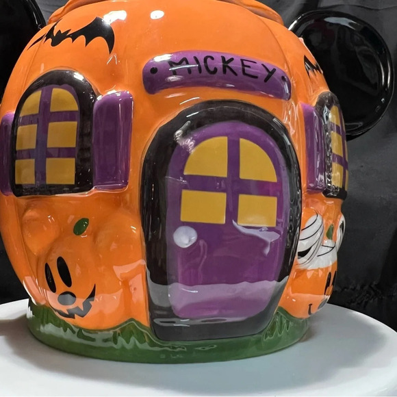 2024 Disney Mickey Mouse Halloween XL Spooky Ceramic Pumpkin Cookie Jar - Picture 9 of 15